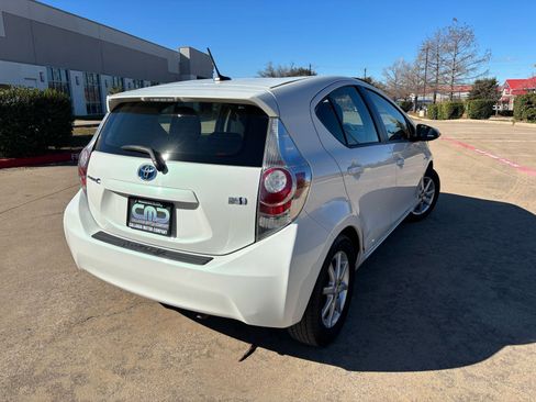Used 2012 Toyota Prius C Three image 4