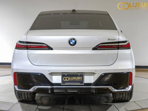 Used 2024 BMW 740i w/ Premium Package 2 image 15