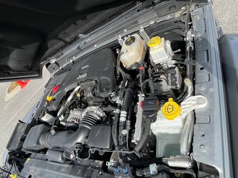 Used 2021 Jeep Gladiator Mojave AWD/4WD image 54