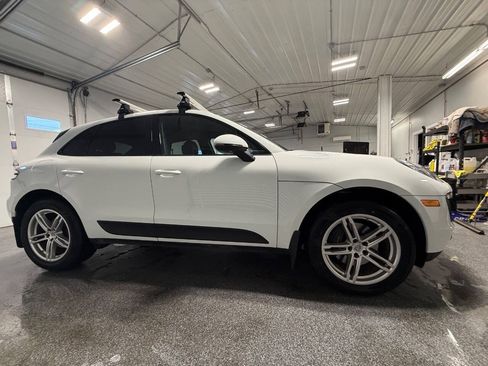 Used 2018 Porsche Macan AWD/4WD image 6