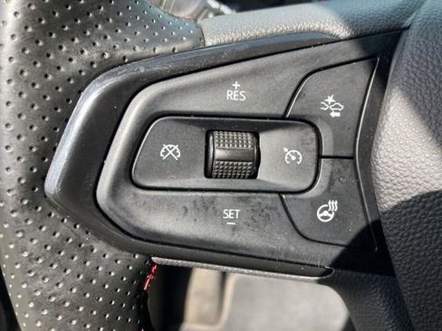 Used 2024 Chevrolet Trax RS w/ Sunroof Package FWD image 16