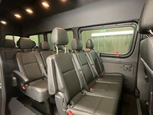 Used 2024 Mercedes-Benz Sprinter 2500 image 14