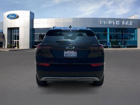 Used 2023 Chevrolet Bolt EUV Premier w/ Sun & Sound Package FWD image 4