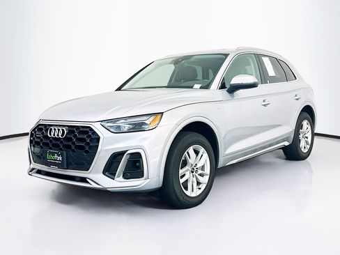 Used 2023 Audi Q5 2.0T Premium w/ Convenience Package AWD/4WD image 3