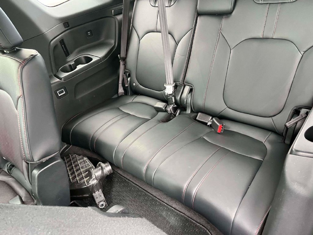 Used 2025 Honda Pilot Black Edition image 7
