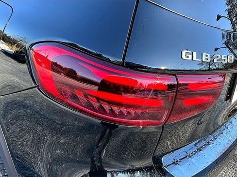 Certified 2025 Mercedes-Benz GLB 250 4MATIC image 26