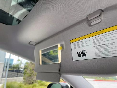 Used 2023 Tesla Model 3 Standard Range image 30