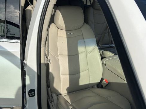 Used 2016 Cadillac Escalade ESV Luxury image 25