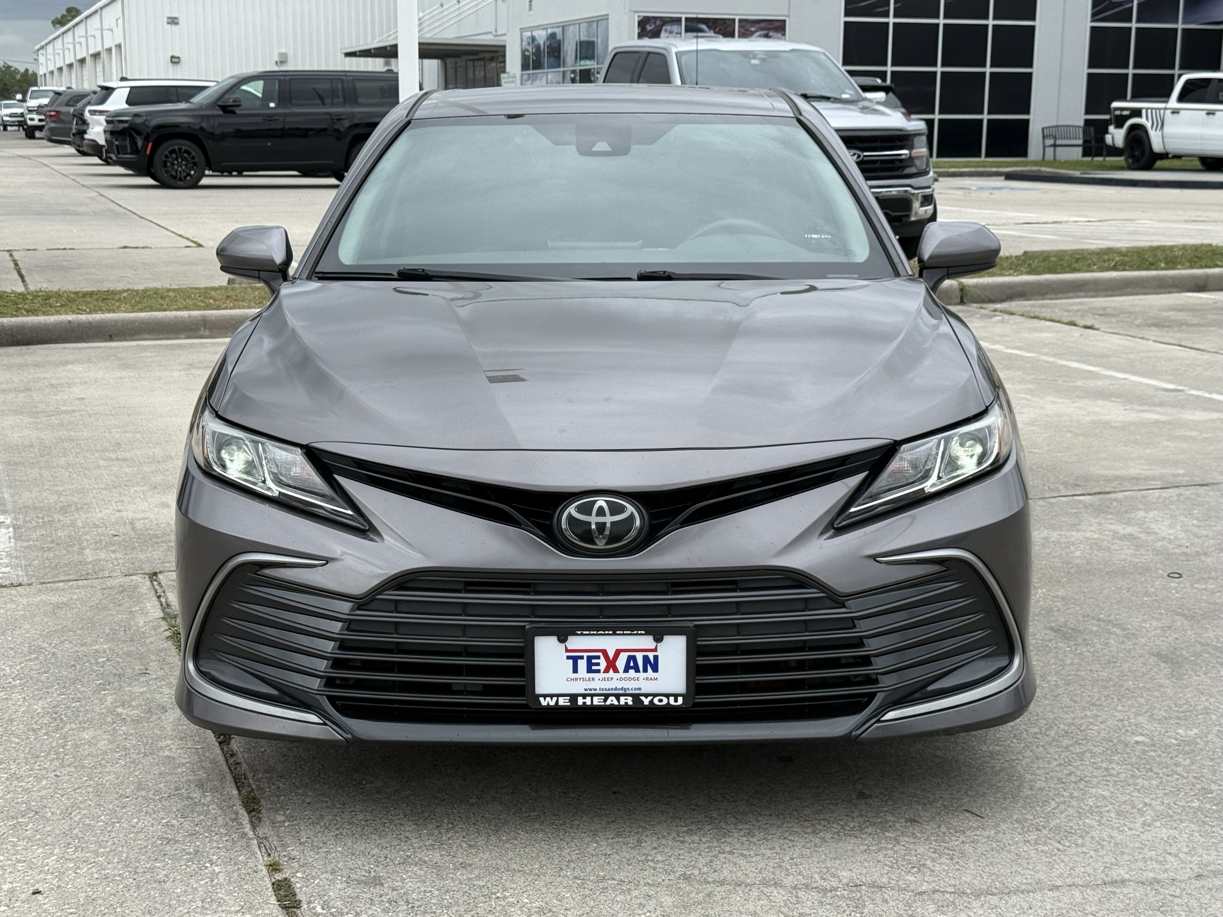 Used 2022 Toyota Camry LE FWD image 10