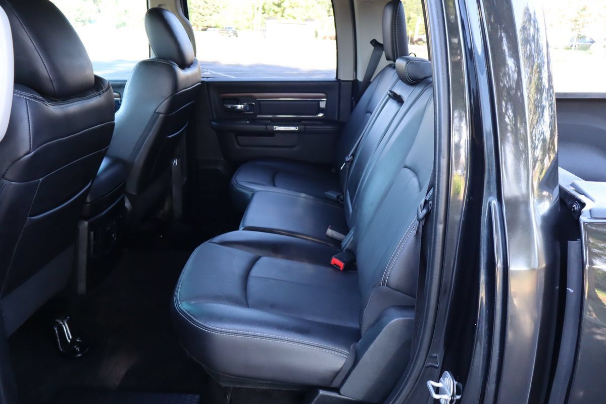 Used 2018 RAM 1500 Laramie w/ Convenience Group AWD/4WD image 20