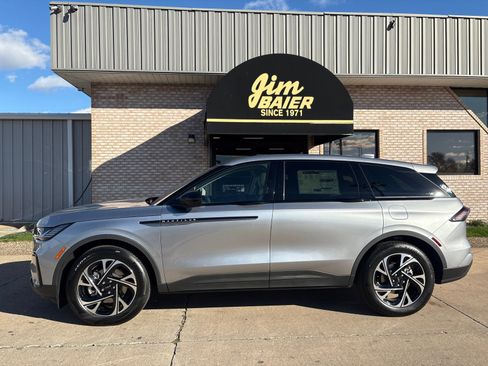 New 2026 Lincoln Nautilus Premier w/ Equipment Group 102A image 2