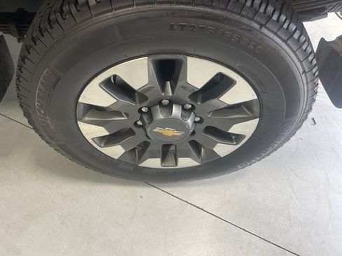 Used 2022 Chevrolet Silverado 2500 Custom w/ Custom Value Package image 34