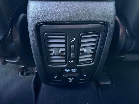 Used 2024 Dodge Durango GT AWD/4WD image 15
