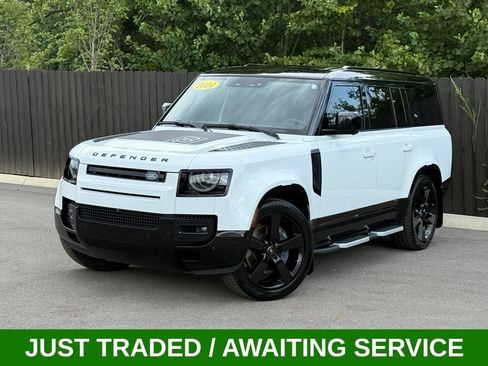 Used 2024 Land Rover Defender 130 X-Dynamic SE AWD/4WD image 1
