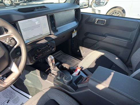 New 2025 Ford Bronco 4-Door image 11