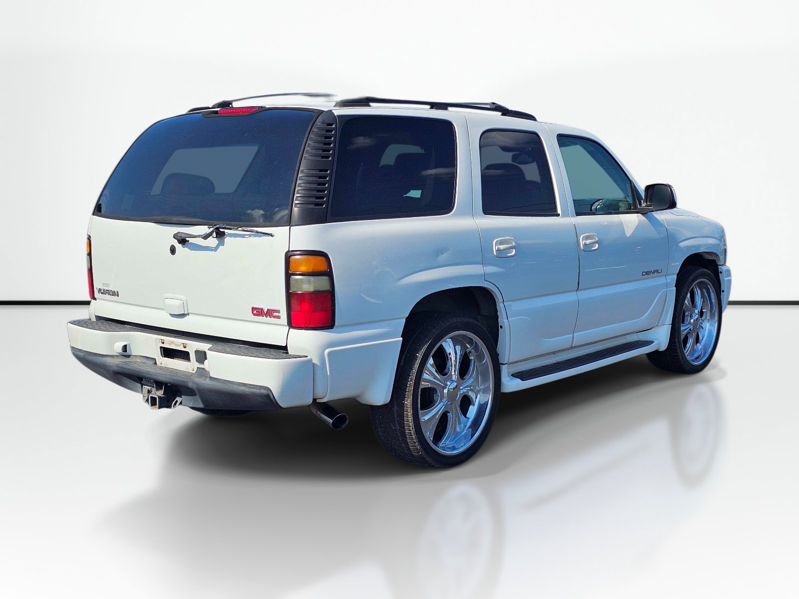 Used 2005 GMC Yukon Denali AWD/4WD image 9