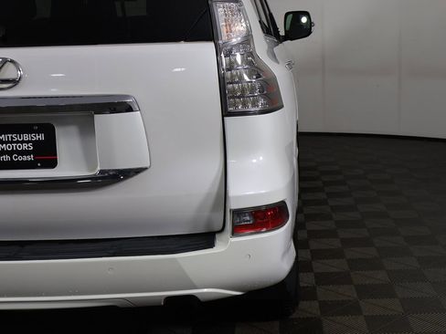 Used 2018 Lexus GX 460 image 17