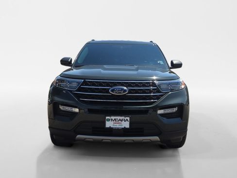 Used 2023 Ford Explorer XLT w/ Equipment Group 202A AWD/4WD image 10