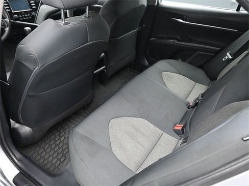 Used 2020 Toyota Camry LE image 12