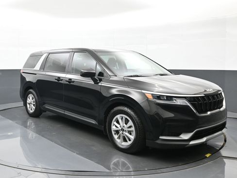 Used 2023 Kia Carnival LX FWD image 6