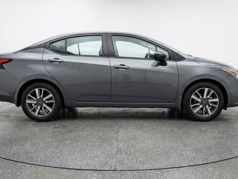 Used 2025 Nissan Versa SV FWD image 11