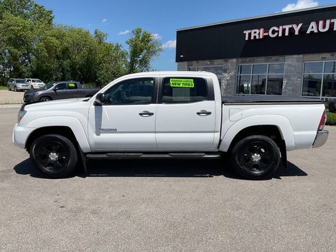 Used 2014 Toyota Tacoma 4x4 Double Cab w/ SR5 Package image 3
