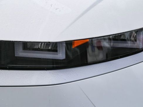 New 2026 Hyundai Ioniq 5 SE image 5