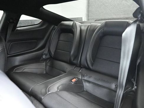 Used 2022 Ford Mustang Shelby GT500 w/ Technology Package RWD image 21