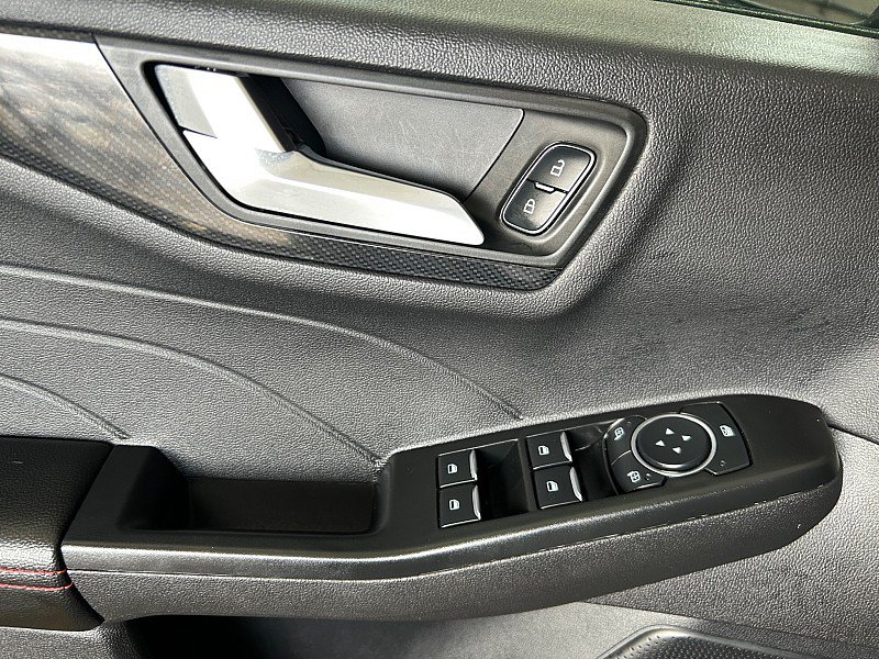Used 2025 Ford Escape ST-Line AWD/4WD image 27
