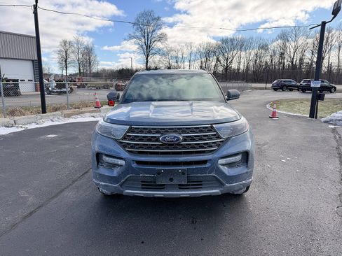 Used 2020 Ford Explorer XLT w/ Equipment Group 202A image 4