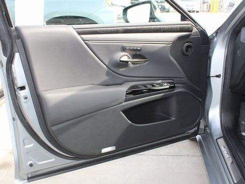 Certified 2023 Lexus ES 350 w/ Premium Package image 13