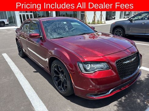 Used 2019 Chrysler 300 S RWD image 3