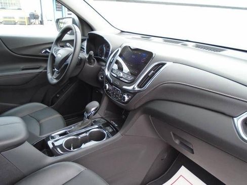 Used 2024 Chevrolet Equinox Premier image 23