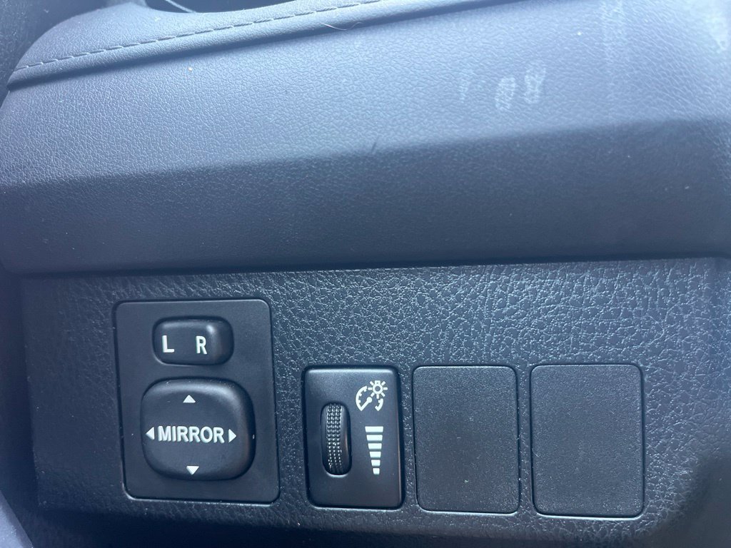 Used 2016 Toyota RAV4 LE FWD image 21