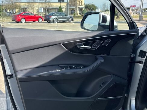 Used 2025 Audi Q7 3.0T Premium Plus w/ Premium Plus Package image 7