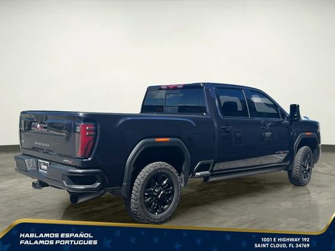 Used 2025 GMC Sierra 2500 AT4 w/ AT4 Premium Plus Package AWD/4WD image 6