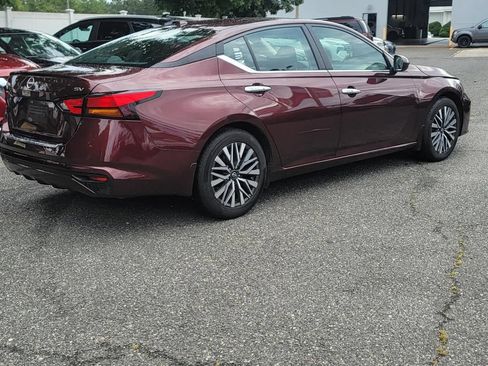 Used 2023 Nissan Altima 2.5 SV FWD image 9