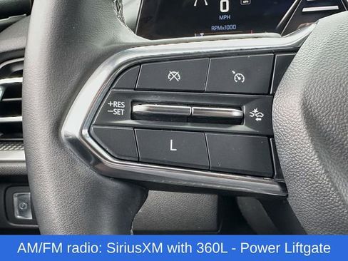 Used 2024 Chevrolet Traverse LT FWD image 9