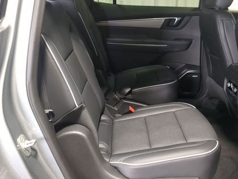 Used 2025 Buick Enclave Preferred image 32