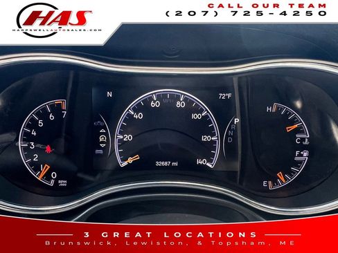 Used 2021 Jeep Grand Cherokee Laredo image 16