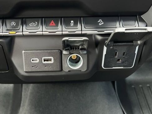 Used 2022 Chevrolet Silverado 1500 Custom Trail Boss image 32