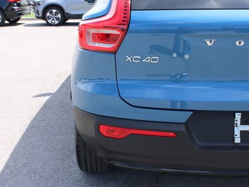 Used 2025 Volvo XC40 B5 Plus image 43