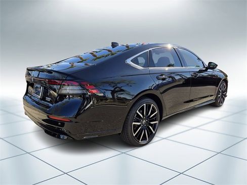 New 2025 Honda Accord Touring image 4