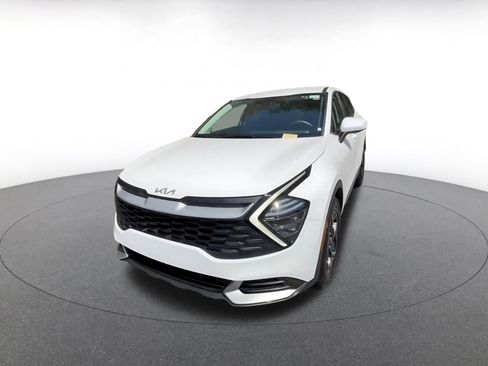 Used 2025 Kia Sportage LX image 7