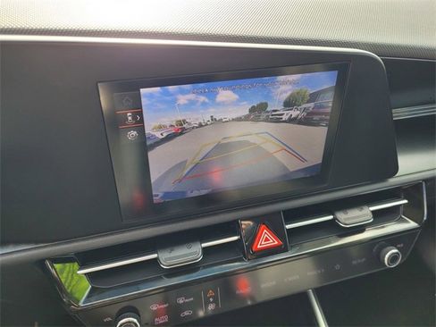 Used 2023 Kia Niro LX image 14