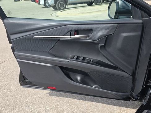 Used 2026 Toyota Camry SE FWD image 27