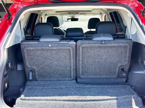 Used 2023 Volkswagen Tiguan SE w/ Panoramic Sunroof Package FWD image 13