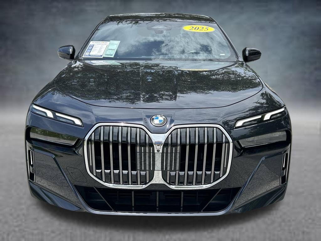 Used 2025 BMW 740i RWD image 2