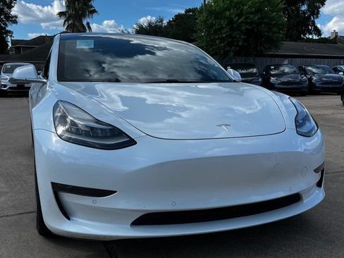 Used 2020 Tesla Model 3 Standard Range Plus RWD image 3