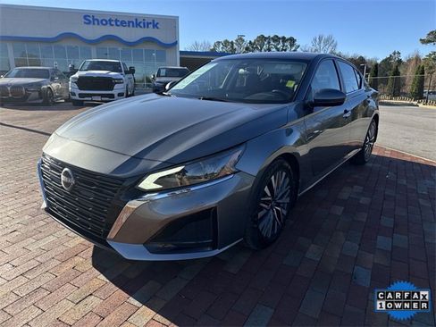 Used 2023 Nissan Altima 2.5 SV image 1